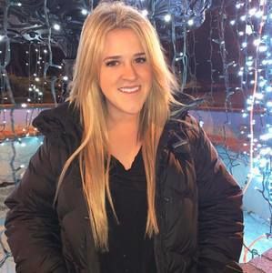 Meet your Posher, Chloe